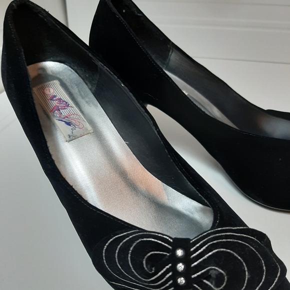 Lady k black velvet heels - Picture 8 of 8